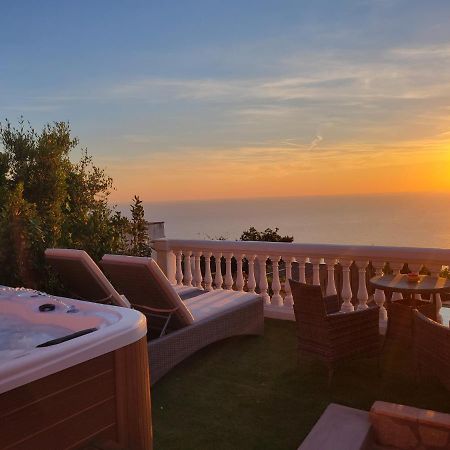 مبيت وإفطار أناكابْري Vista Mare Bb المظهر الخارجي الصورة